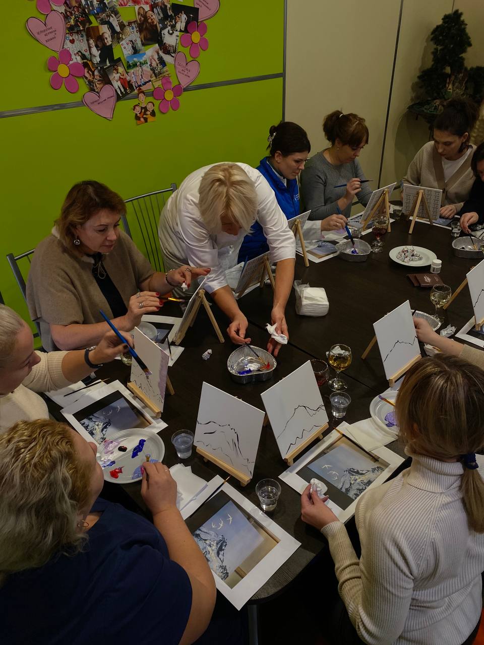 Творческий праздник для мам: мастер-класс на Красноярском Водочном Заводе